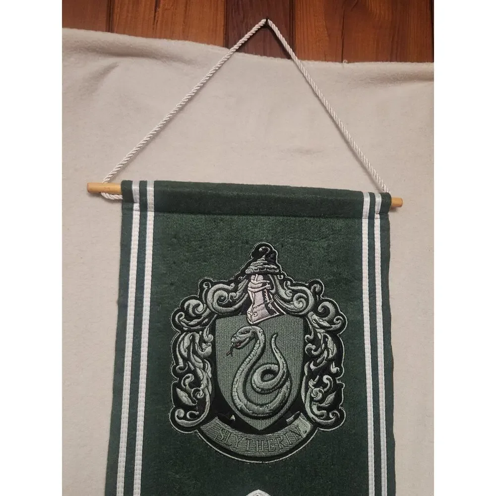 The Wizarding World Of Harry Potter Green Slytherin Crest Banner Universal 18x12